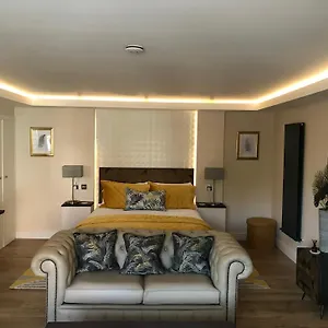 https://the-hideaway-thorpe-thewles.yorkshirehotels.net